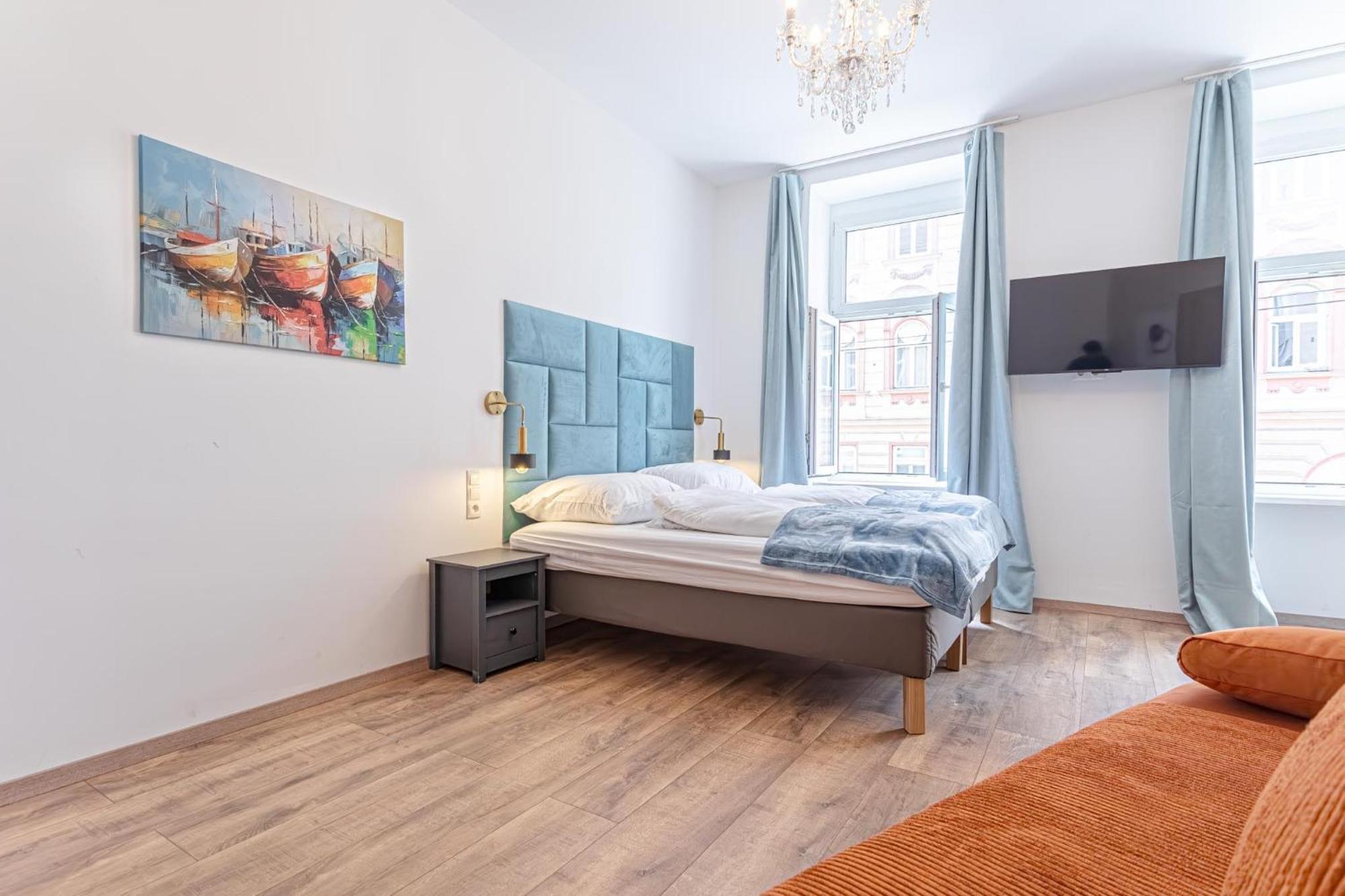 Cost Effective Life 1br In Classic Building Wien